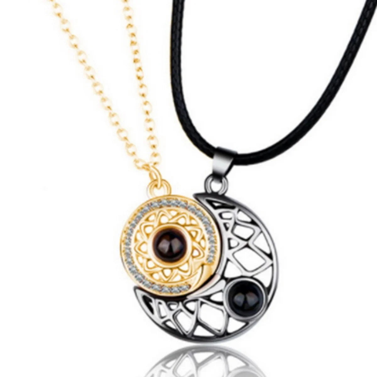 Collares de Sol y Luna “Te Amo” en 100 Idiomas para Pareja o Persona Especial