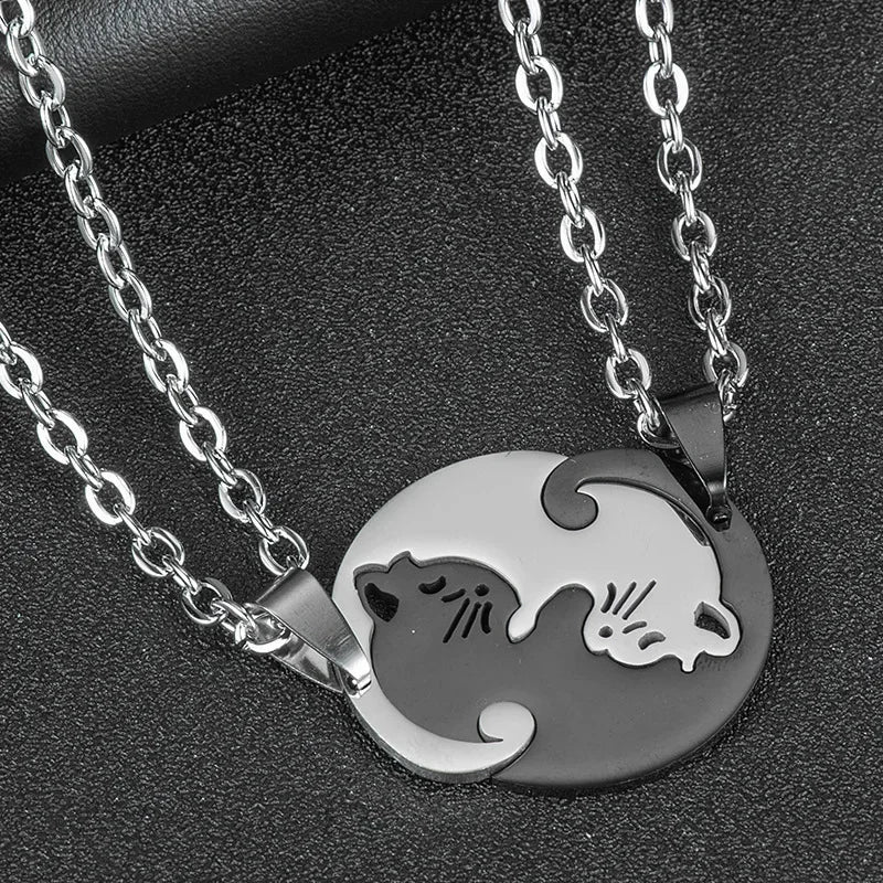 Collares magnéticos de gatos con corazón para 2 personas