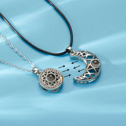 Collares de Sol y Luna “Te Amo” en 100 Idiomas para Pareja o Persona Especial